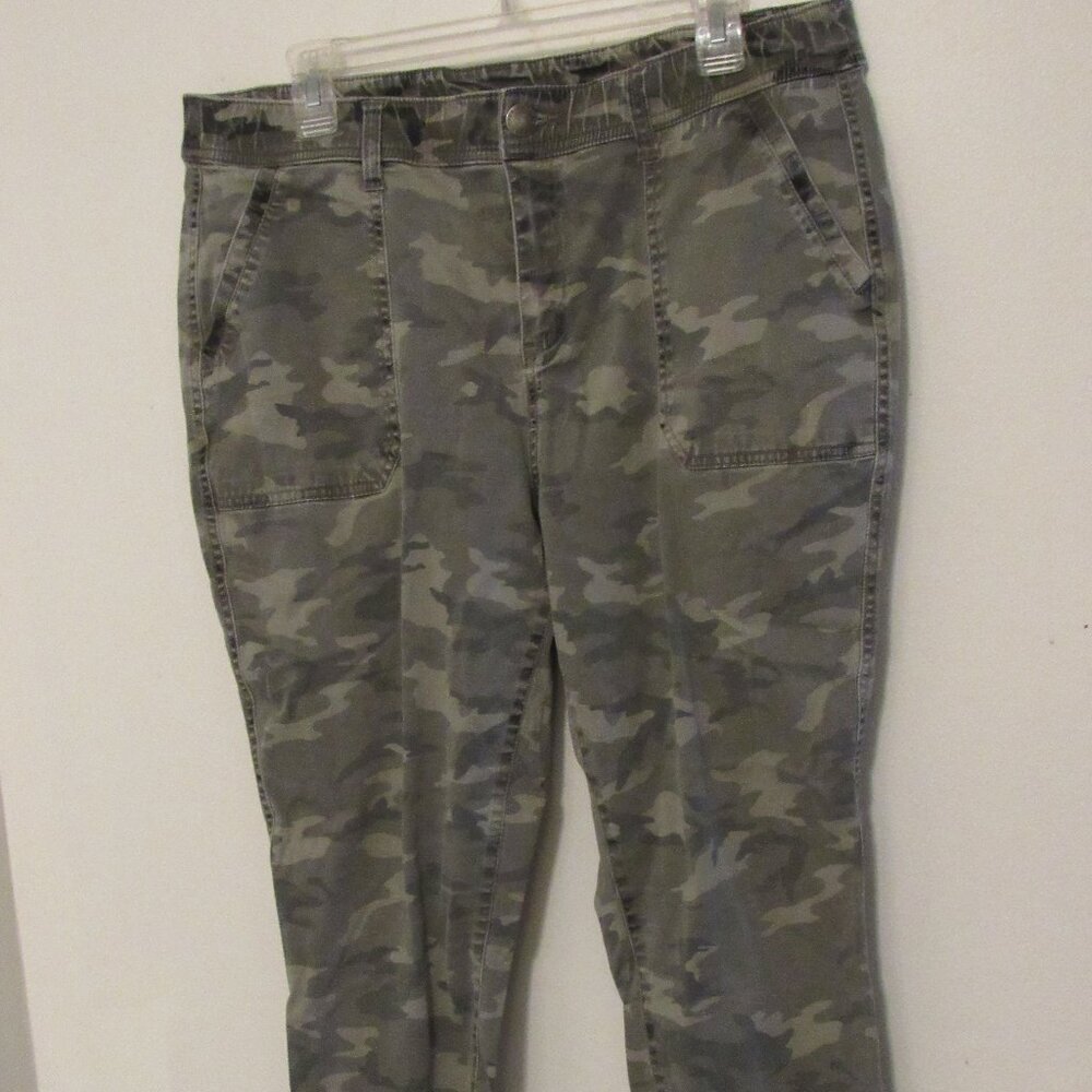 Lane Bryant Camo Pants Women's 18 Green Camo Studded Hem Military Hunting